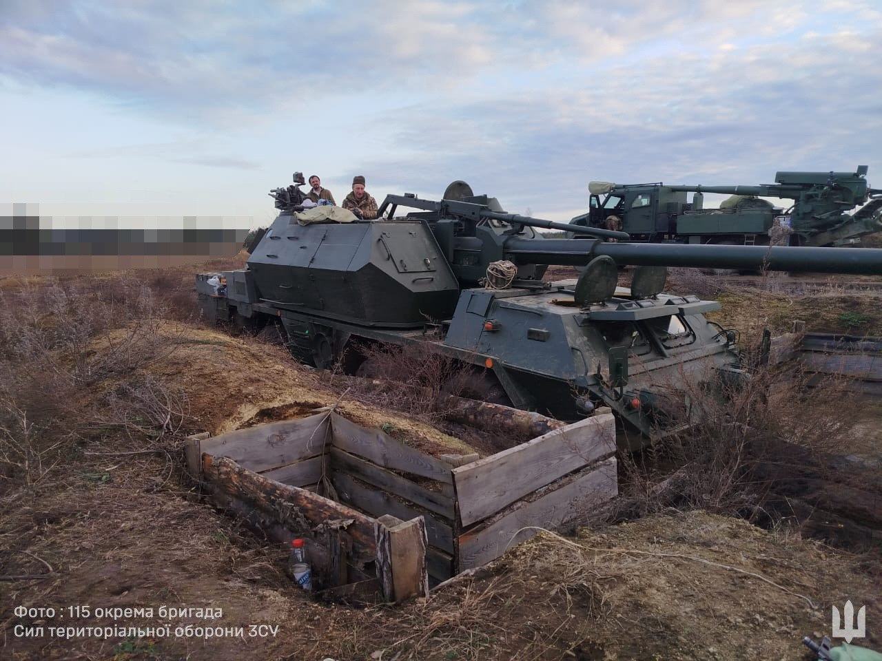 Колісна САУ DANA на шасі Tatra 8×8. Установка розроблена у Чехословаччині наприкінці 1970-х. Має автомат заряджання, що було дуже сучасним рішенням для свого часу.