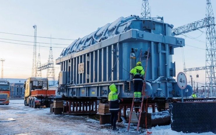 Lithuania transferred a powerful transformer to Ukraine, 2023. Photo: euneighbourseast.eu