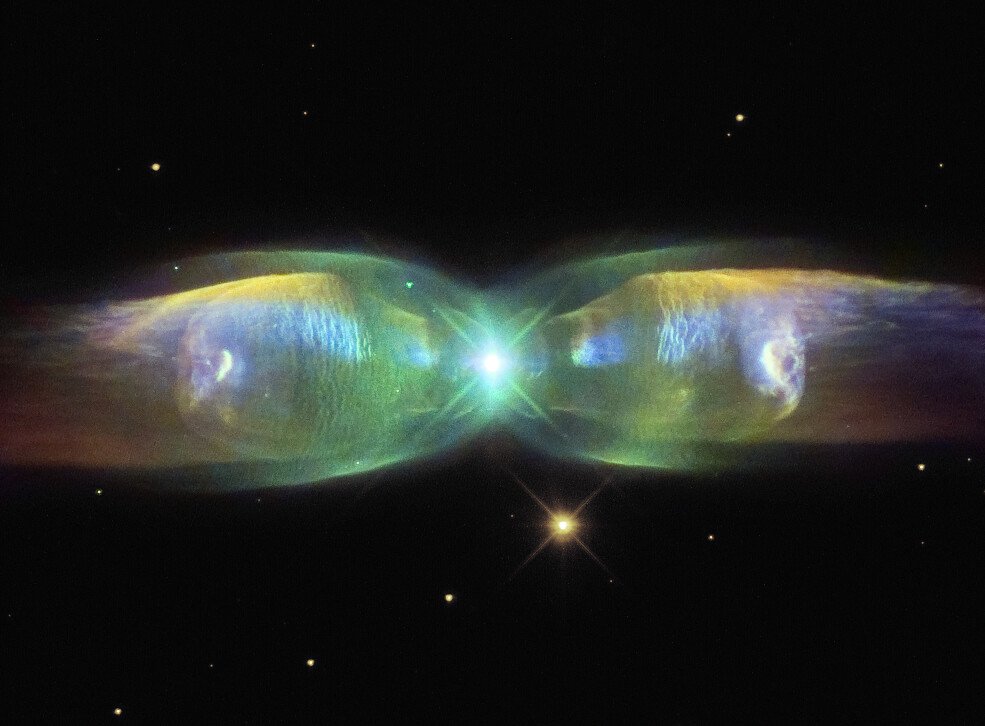 Фото:  Hubble Legacy Archive, NASA, ESA, обробка: Judy Schmidt
