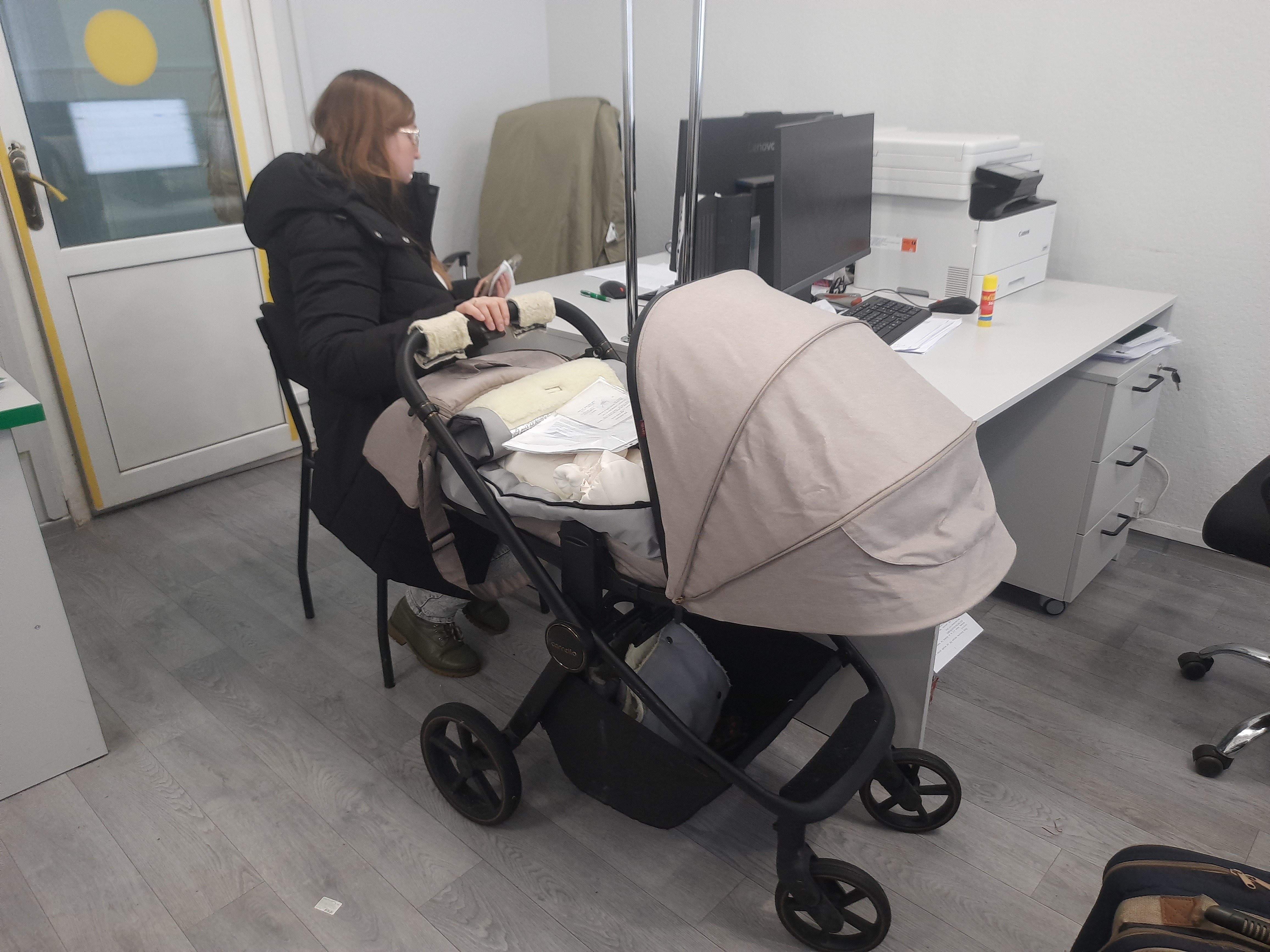 Віталіна Француз із донькою провела у відділенні Пенсійного близько двох годин