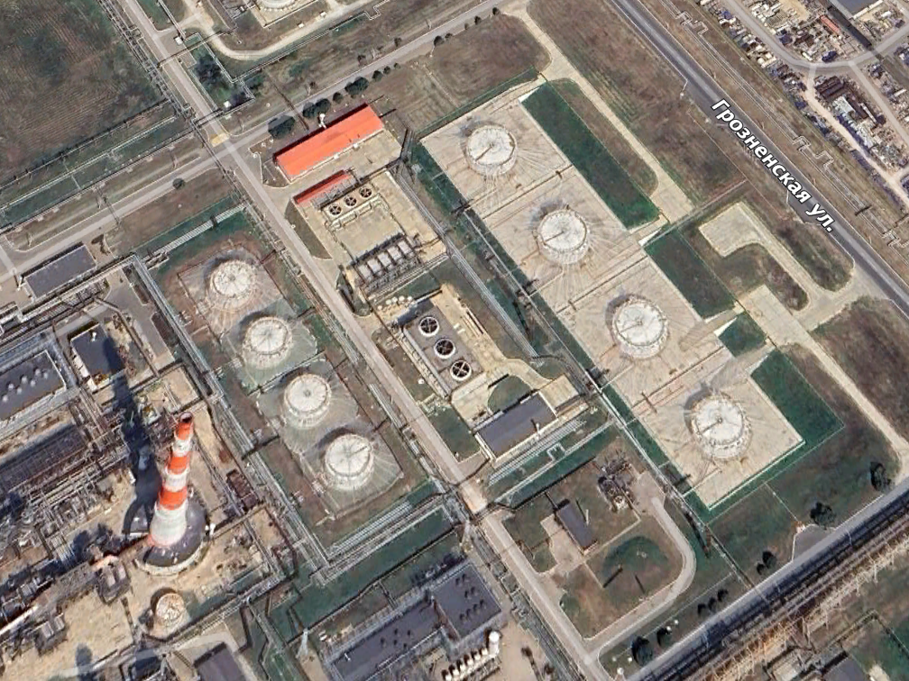 Скріншот з Google Earth ділянки Куйбишівської НПЗ до пожежі, фіксує вигляд нафтозаводу у липні 2025