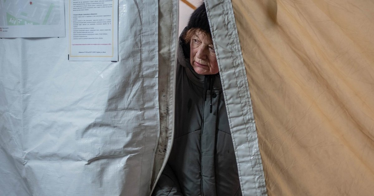 Паяльна лампа, пральня й голуби. На чому тримається Троєщина