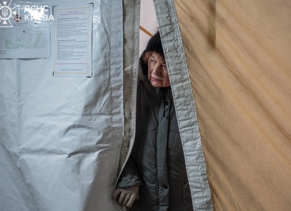 Паяльна лампа, пральня й голуби. На чому тримається Троєщина