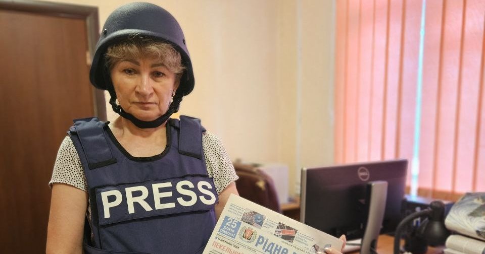 «Ми не можемо зрадити читачів». Як редакція з прифронтового Мирнограда видає газету під час війни