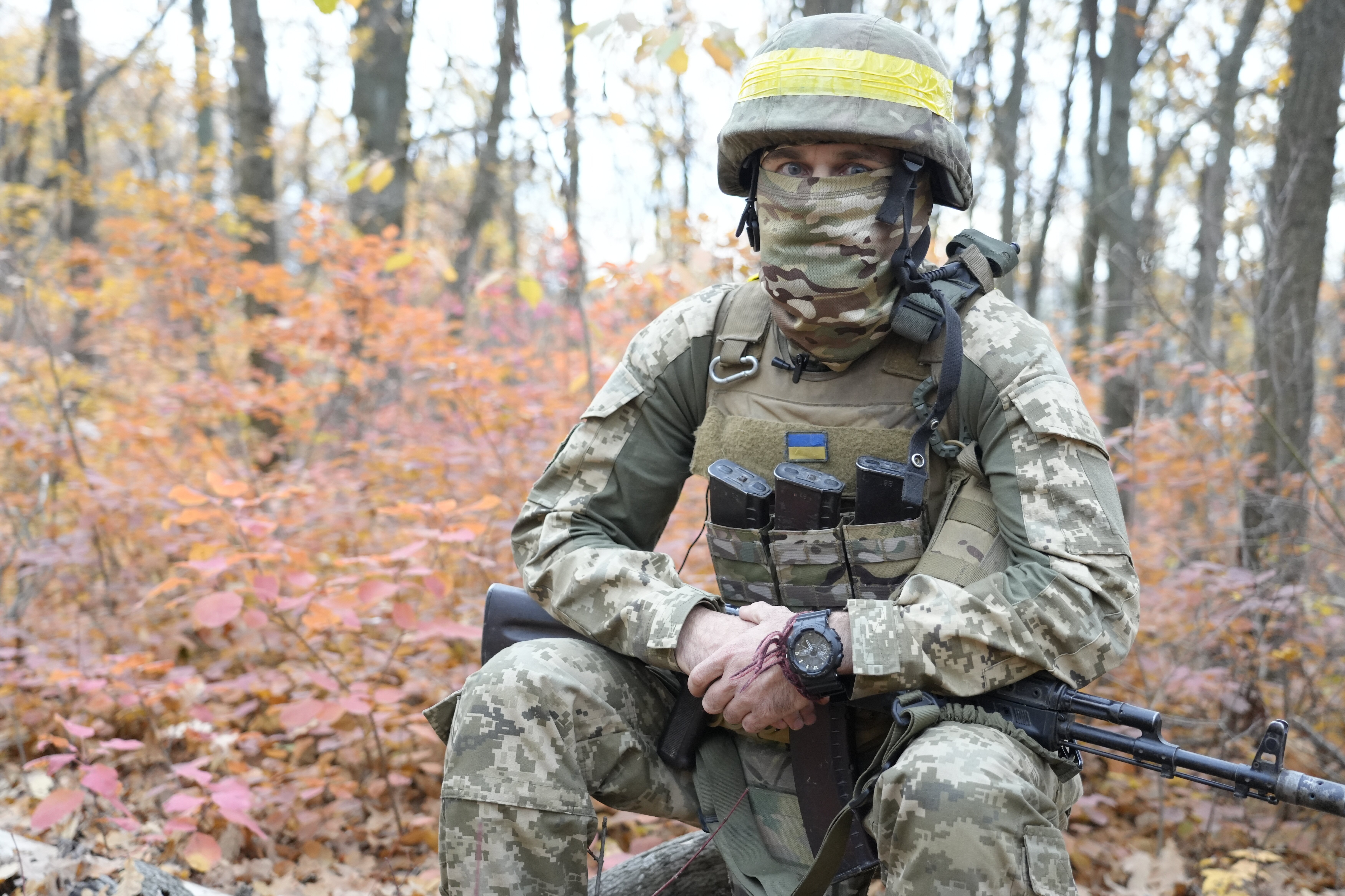 Рафінад. Боєць каже, що росіяни пройшли за кілька сантиметрів від ствола його автомата