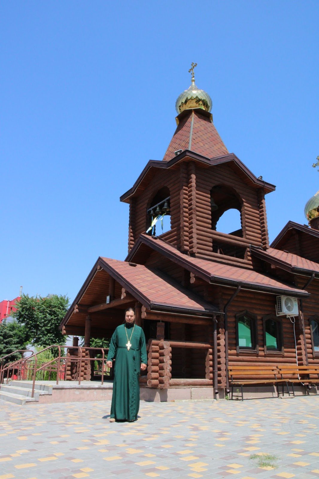 Церква Св. Петра Калнишевського в Нікополі та її настоятель — ігумен Меркурій