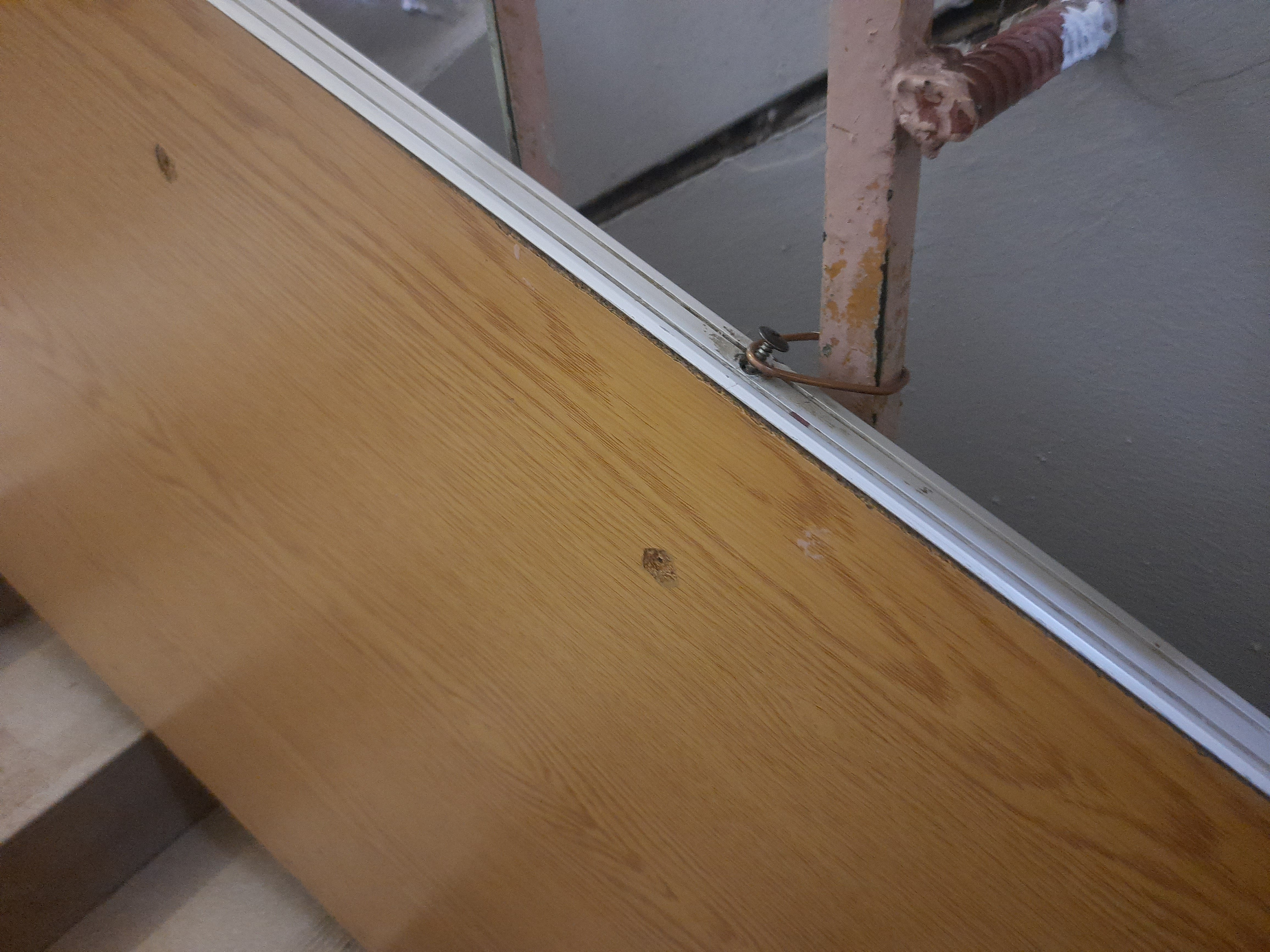 Пандус кріпиться ось таким чином