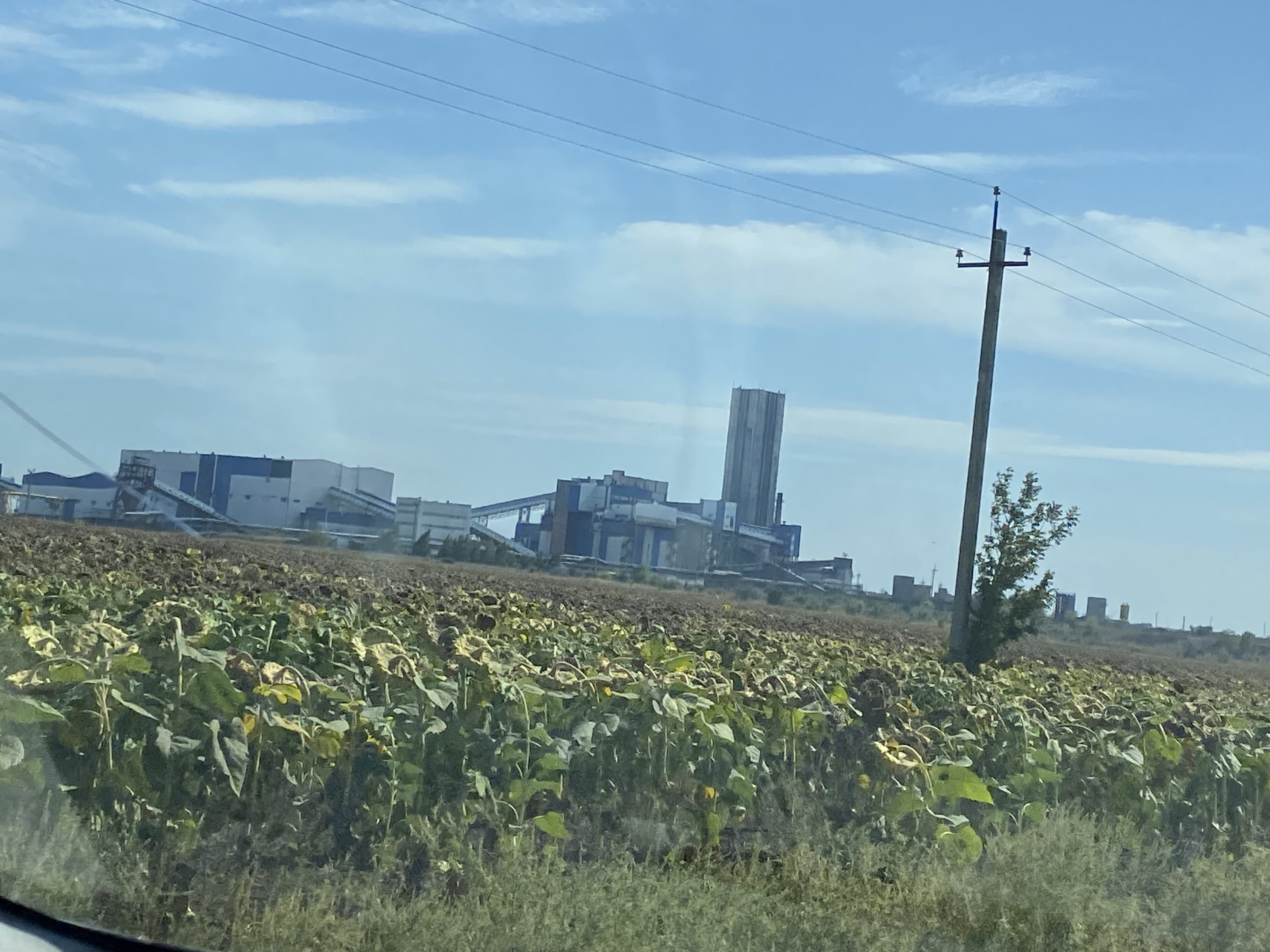 Дорогою з Покровська до Дніпра Ілля Миколайович зробив фото шахти, де пропрацював 35 років