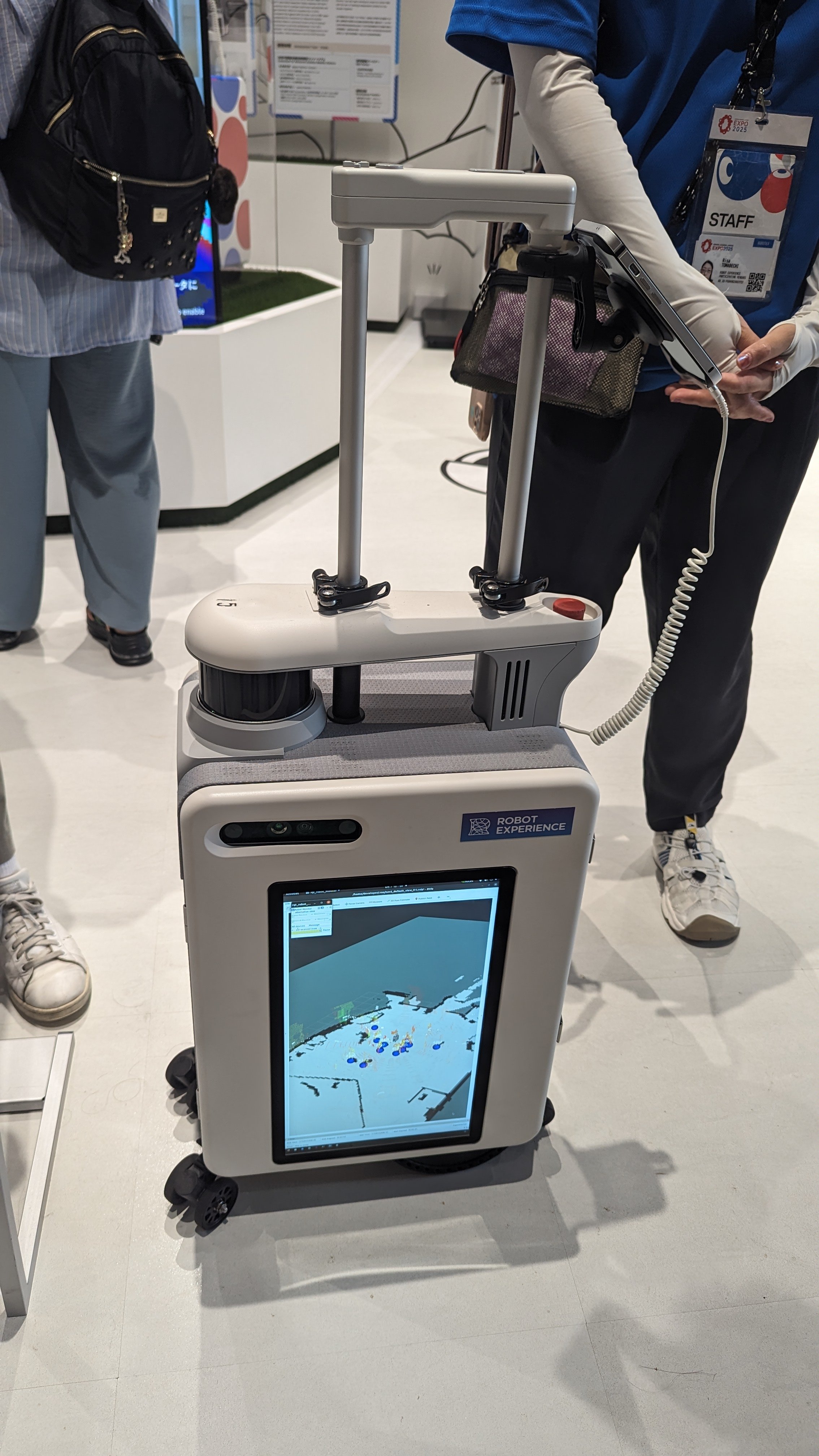 Робот-поводир для людей із вадами зору в павільйоні «Robot & Mobility station»
