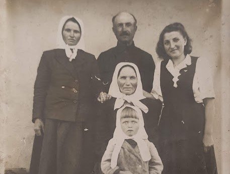 Родина Волошиних-Купрієнків. 1950-ті роки. Фото із сімейного архіву