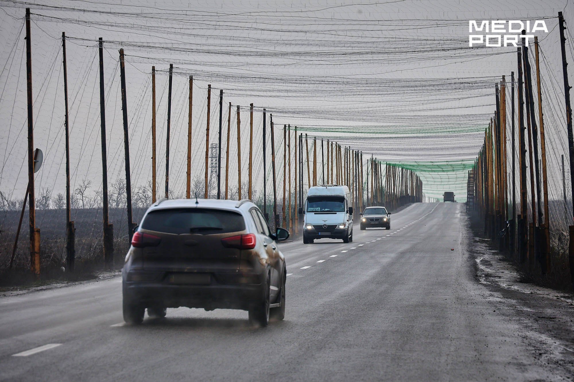 Антидронові сітки на Ізюмщині. Фото: Mediaport
