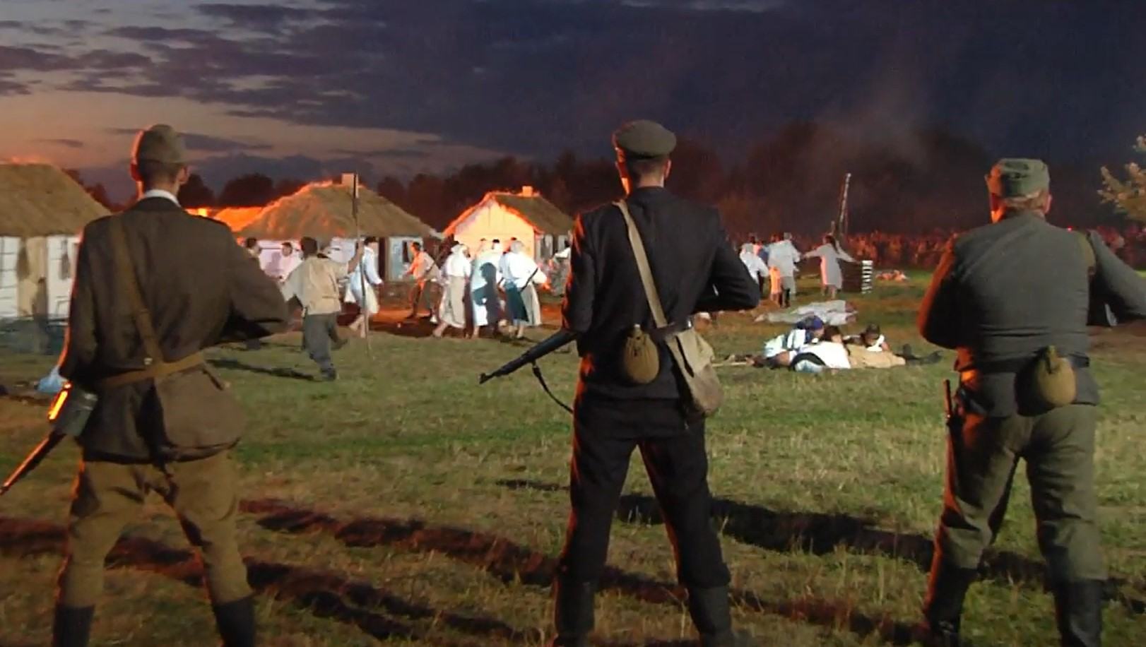 Скріншот з відео історичної реконструкції під назвою «Волинь 1943 – жертви волають не про помсту, а про пам'ять» у польському місті Радимно