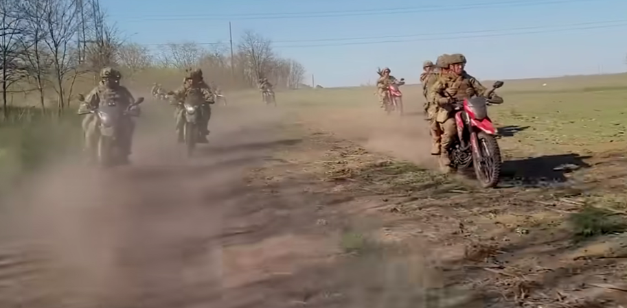 Фото ілюстративне. Джерело: перша в ЗСУ штурмова мотоциклетна рота у складі полку “Скала”