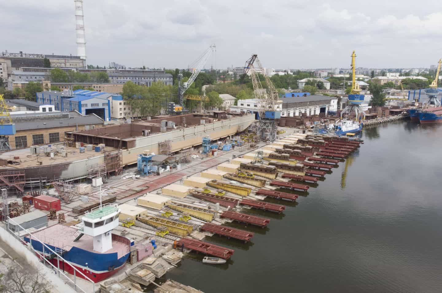 Стапелі суднобудівного-судноремонтного заводу «Нібулон»: фото з сайту підприємства