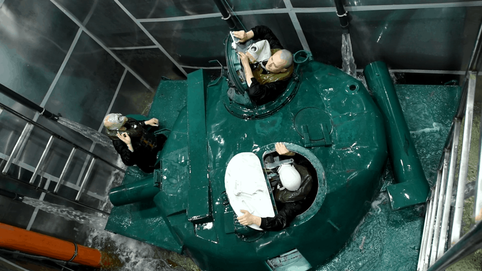 Танковий екіпаж у легководолазному комплексі в «Десні». Фото: пресслужба 169-го Навчального центру