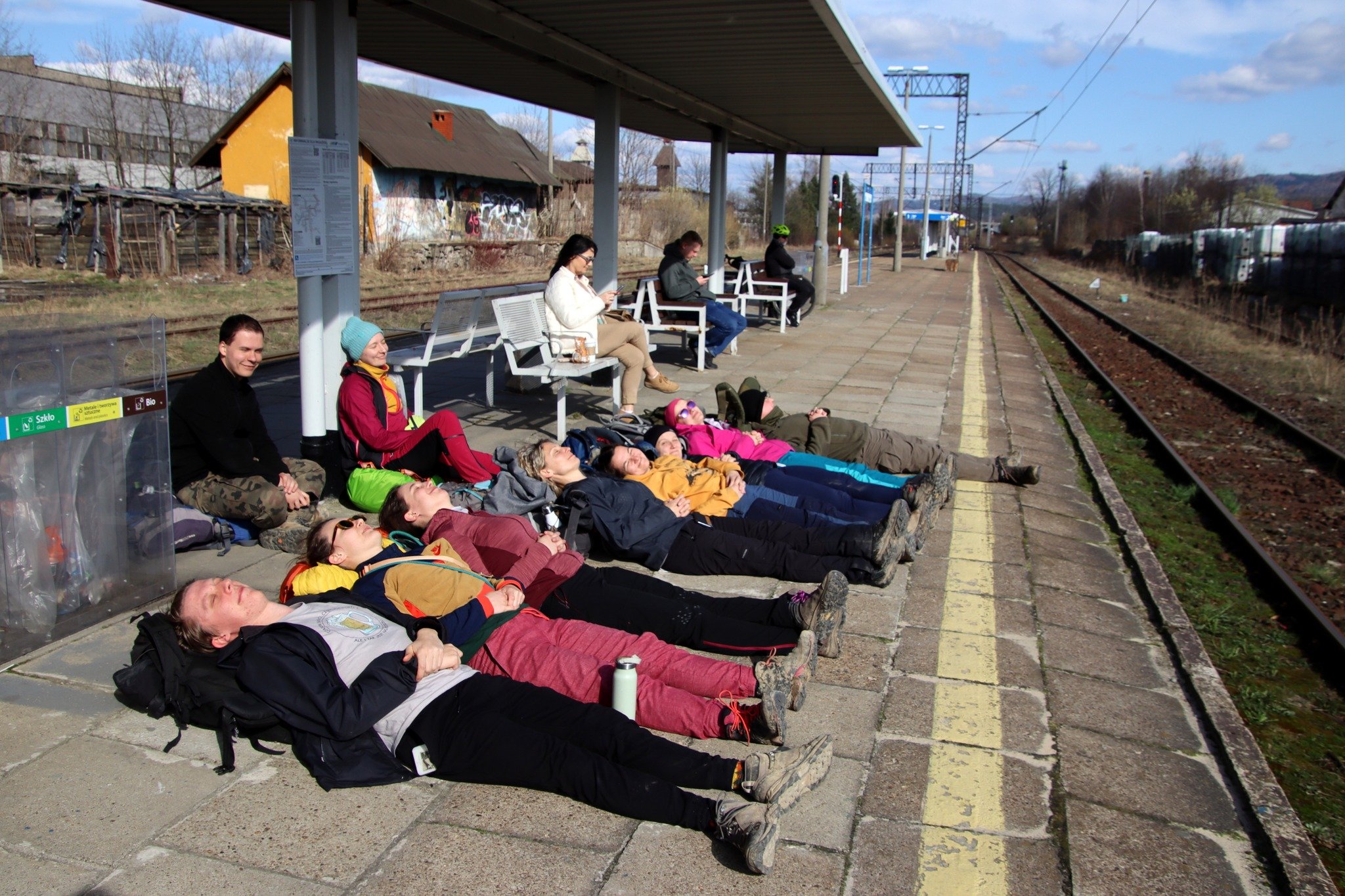 Гід має вміти відпочивати в будь-яких умовах. Фото: SKPG Kraków