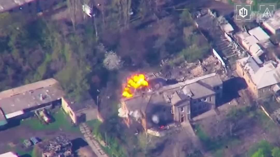 Скриншот з відео