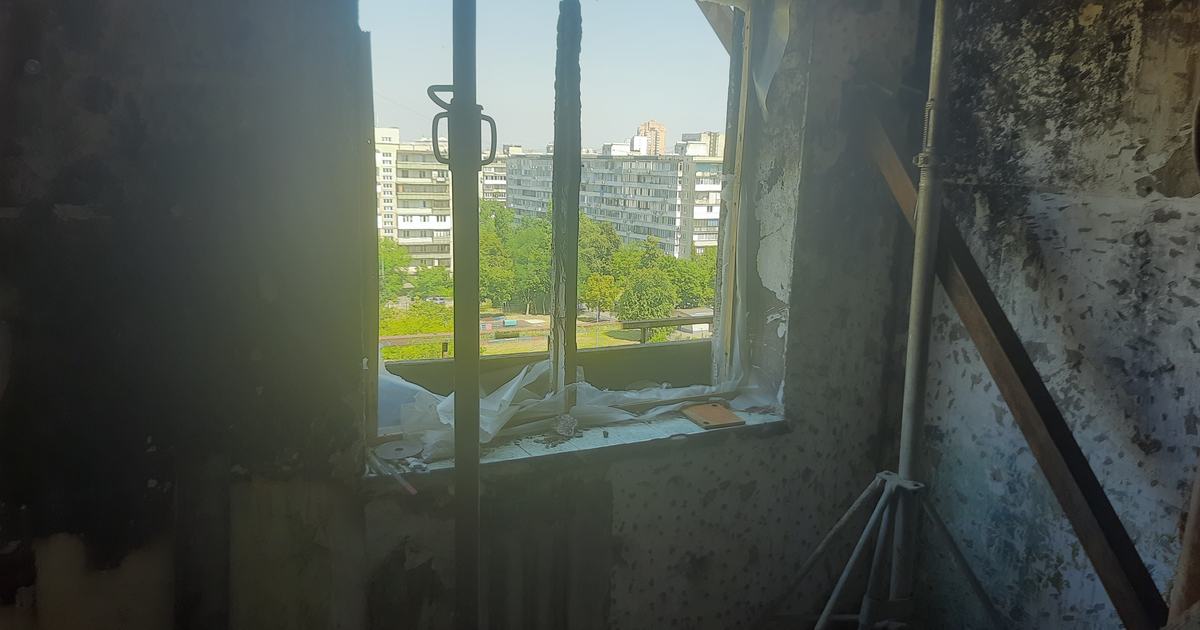 Хай-тек чи «хай так»? Що відбувається з дев’ятиповерхівкою, у яку рік тому прилетів «Шахед»