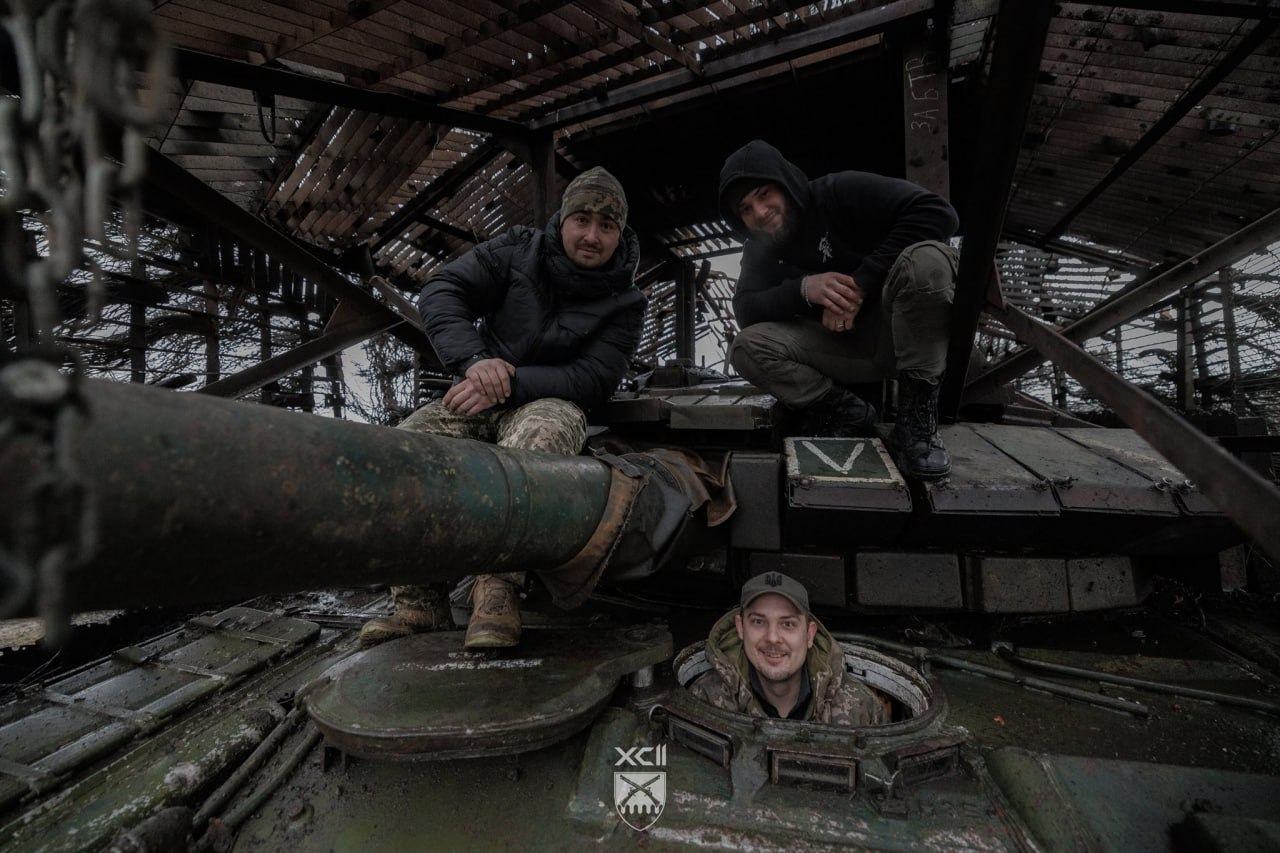 Воїни 92 окремої штурмової бригади затрофеїли російський танк Т-80