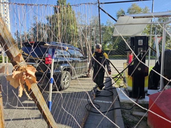 Заправився — і поїхав. Чого Києву повчитися у Харкова після ударів по АЗС