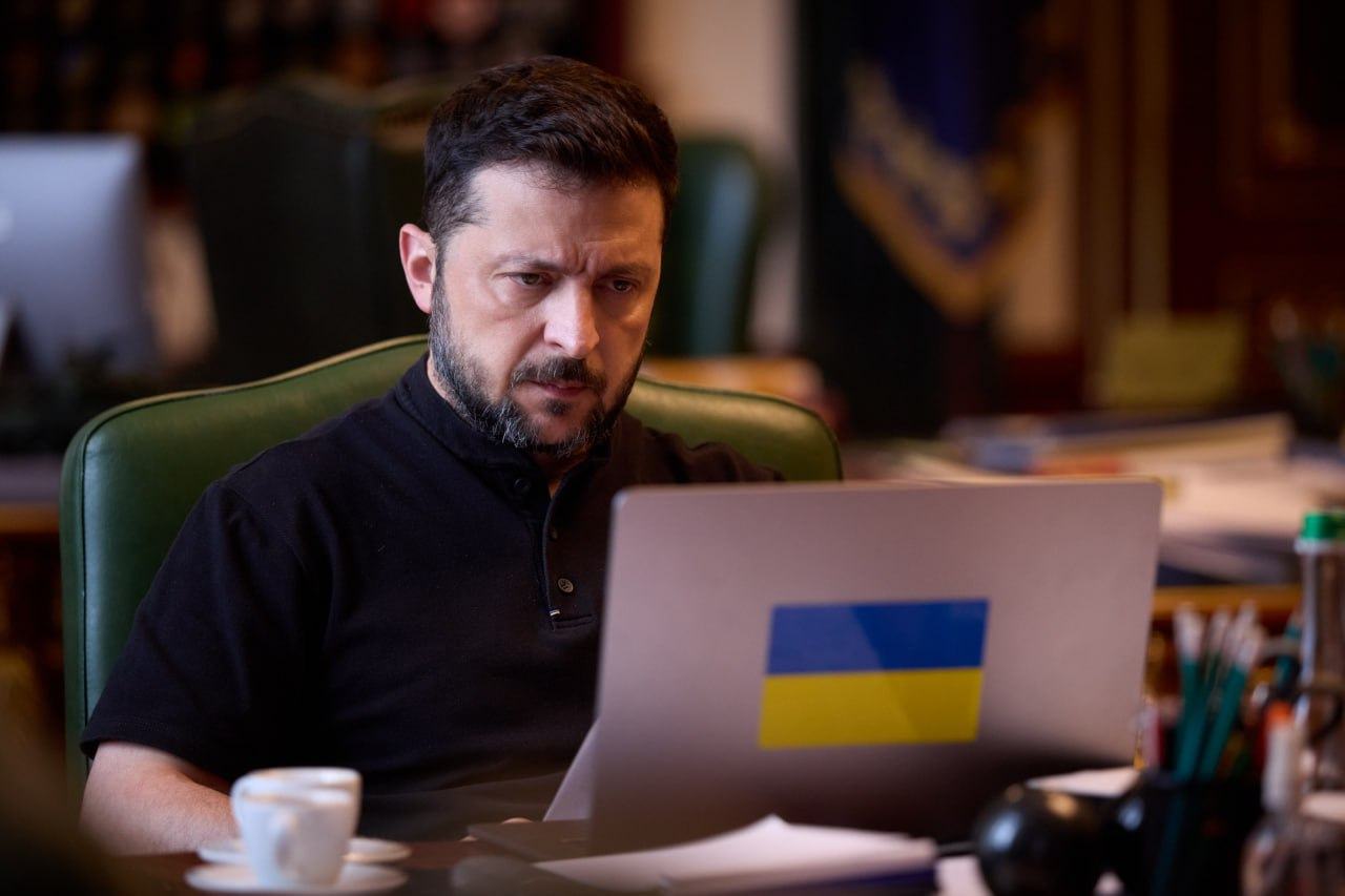 Володимир Зеленський на робочому місці