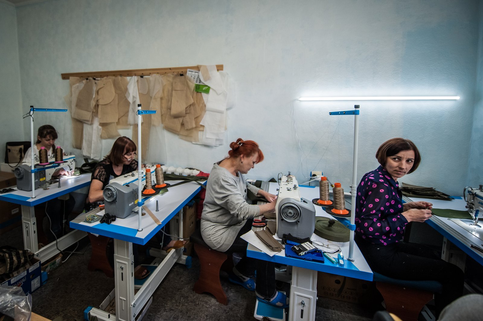 Швейний цех у Полтаві, який із волонтерського проєкту перетворився на бізнес, але і далі підтримує військових