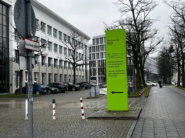 «Усі казали їхати». Репортаж із Мюнхена, куди приїжджають українці 18-22 років