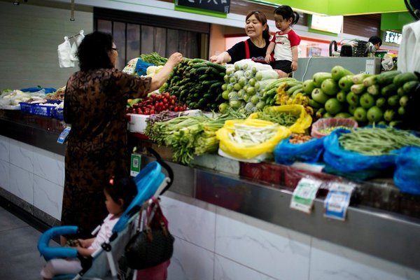 Китайці панічно скуповують їжу