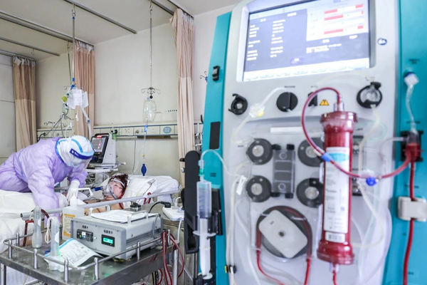 Китайський пацієнт одужав від коронавірусу через рекордні 111 днів на штучній підтримці