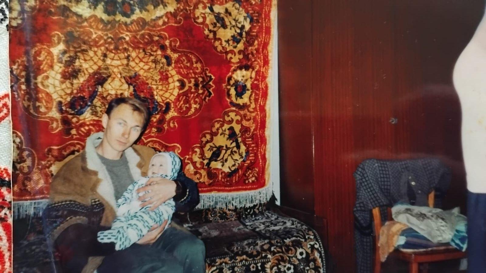 Архівне фото. Сергій Русінов із сином Олександром. Зараз Олександр бере участь у бойових діях. Фото авторки