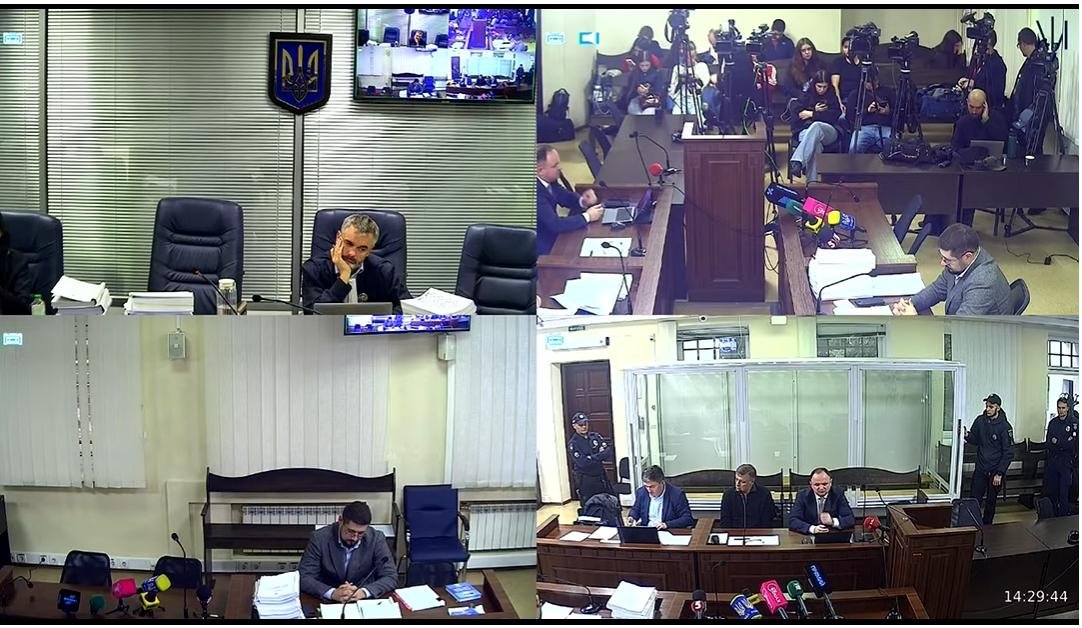 Слухання у Вищому антикорупційному суді про обрання запобіжного заходу для Ігоря Миронюка. Суддя слухає адвоката підозрюваного, який намагається довести, що той є порядною людиною, і як доказ цього приніс почесну грамоту з Фонду держмайна «За особливі заслуги перед українським народом». Скриншот із онлайн-трансляції засідання на ютуб-каналі ВАКС