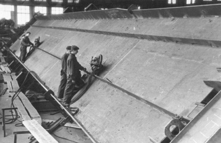 Процес зварювання головних балок