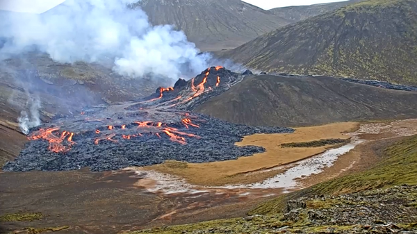 Відео дня: виверження вулкана в Ісландії у прямому ефірі