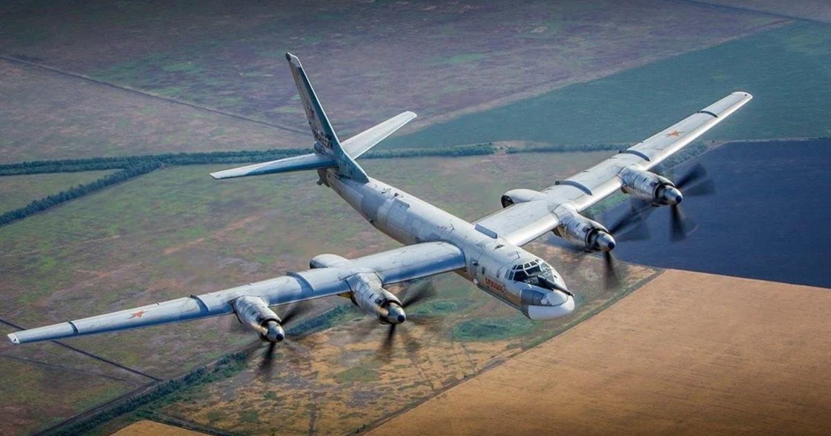 «Повністю відірвало хвіст»: СБУ знищила стратегічний бомбардувальник Ту-95 в Енгельсі (ВІДЕО)