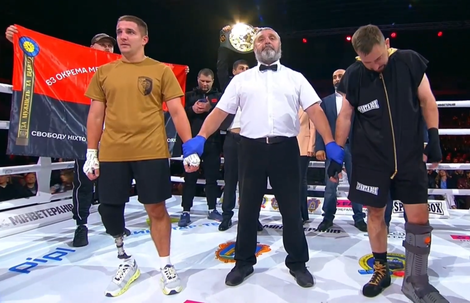 Палац спорту, Київ. Сергій Герасименко ліворуч. Із цього двобою він вийшов переможцем