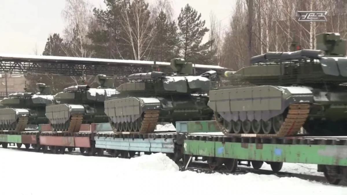 Російським військам відправляють нову партію основних бойових танків Т-90М «Прорив». «Державне оборонне замовлення-2025 виконано», — прозвітував наприкінці минулого року російський концерн «Уралвагонзавод»