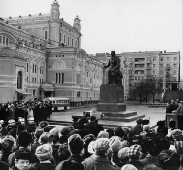 Відкриття пам’ятника М. Лисенку, 29 грудня 1965 року.