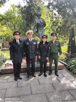 Попередній перегляд Стас Балицький посеред викладачів (другий праворуч). Фото з особистої сторінки «ВКонтакте»