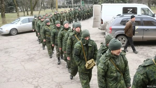 Українські громадяни в армії ворога: зрадники чи жертви?