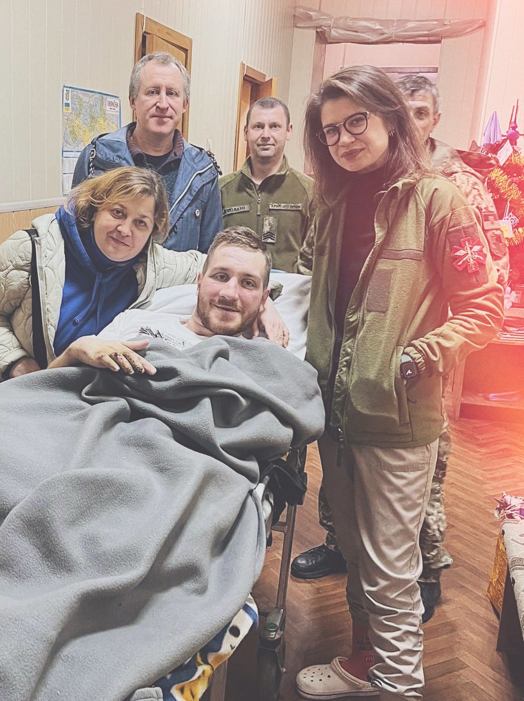 Фото з родиною під час перебування в лікарні