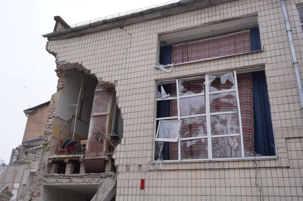 Пошкоджена академія Бойчука. Фото з сайту Мінкульту