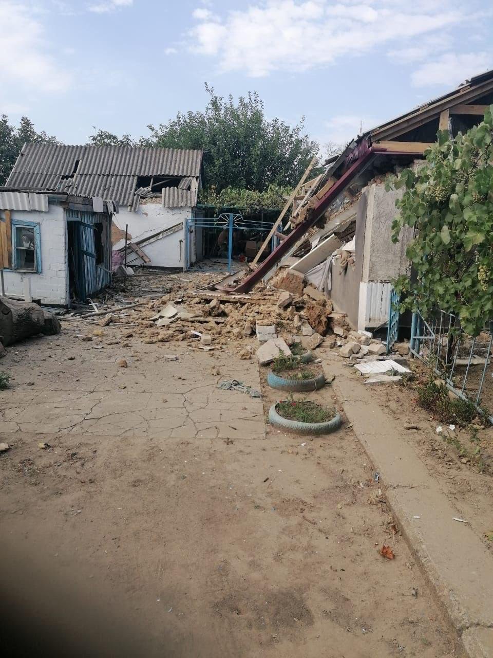 Наслідки обстрілу росіянами села Дудчани на Херсонщині. 11 серпня. Фото: Херсонська ОДА