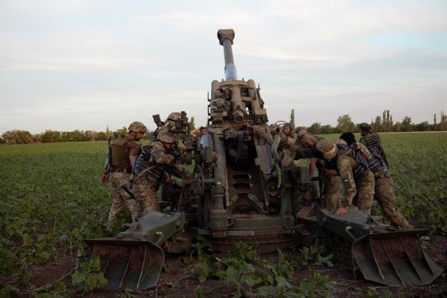 Гаубицю М777 українські військові розкладають за 30 с. Фото авторки