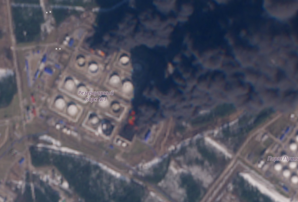 Супутниковий знімок зафіксував масштаб пожежі в російському порту Приморськ