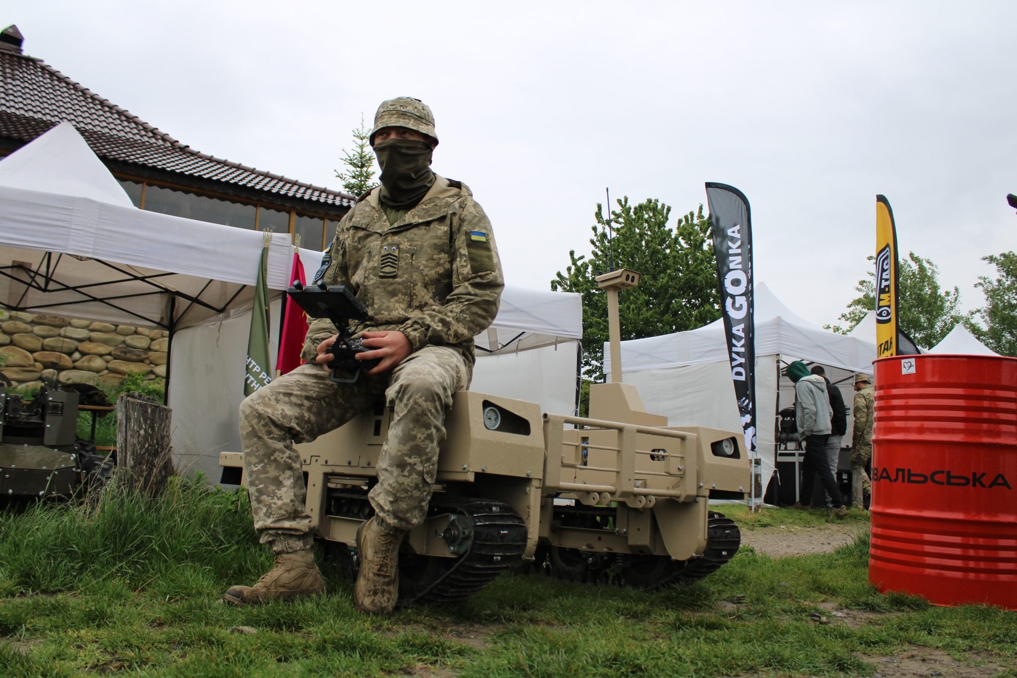 Оператор і роботизований комплекс в школі НРК «Варан»